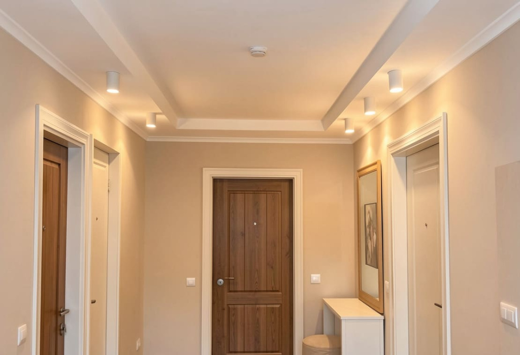 Как выбрать трековые светильники в зависимости от размера помещения