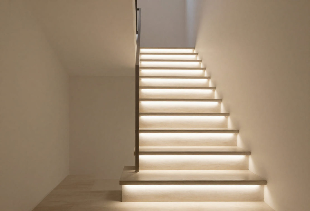 Критерии выбора светодиодной ленты для освещения лестницы Критерии выбора светодиодной ленты для освещения лестницы
