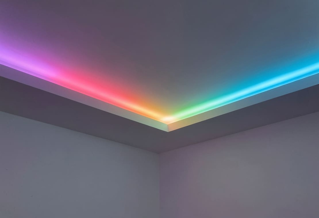 Какую светодиодную ленту выбрать для подсветки потолка Какую светодиодную ленту выбрать для подсветки потолка