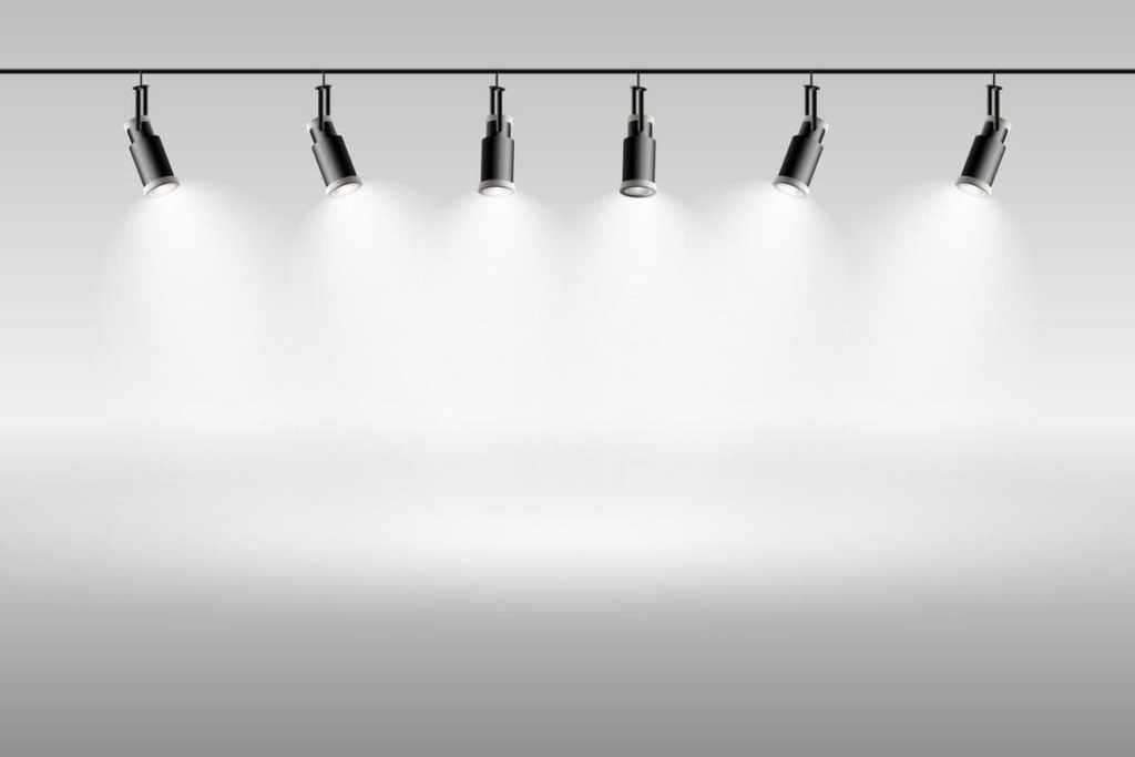 Устройство трековой системы освещения Устройство трековой системы освещения